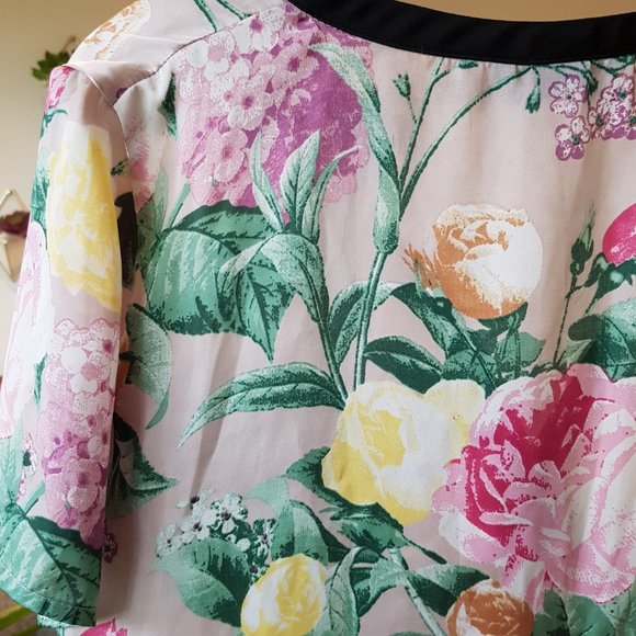 H&M Silky Floral Short Sleeve Blouse Size 6 - Picture 6 of 6